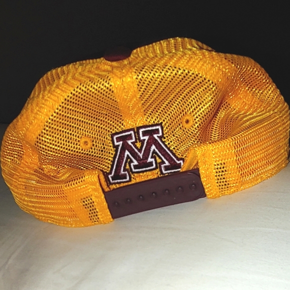 Two (2) Minnesota Gophers Baseball Hats and One (1) Soft Lunch Box/Bag. - Picture 3 of 15
